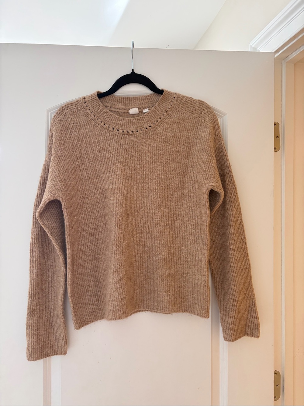 GAP Women's Crewneck Sweater in Camel Tan
